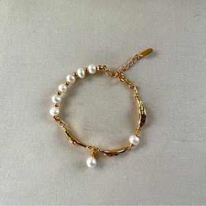 NWT!!!925 Sterling Silver, 18k gold plated, natural pearls, bracelet, gold tone